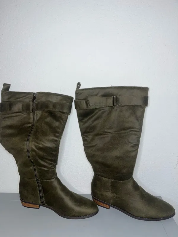 Journee Collection Lelanni Wide Calf Stack Heel Knee High Boot Hook and Loop 8.5 - Image 5
