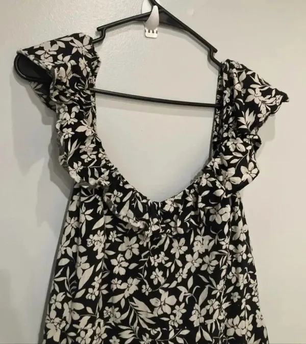 Old navy cami floral black & white flutter sleeve knee length dress large #1100 - Image 3