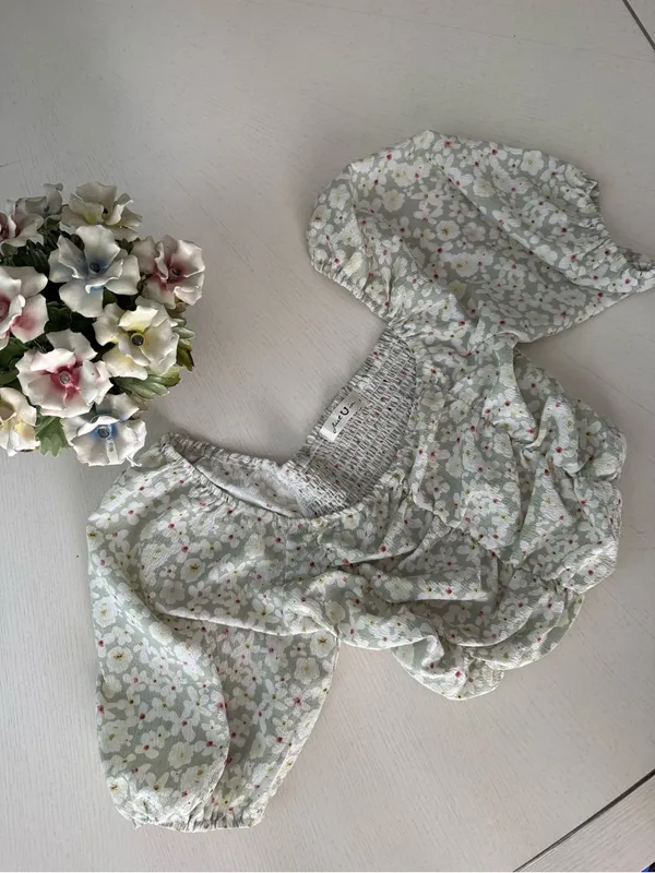 Smocked Floral Puff Sleeve Top - Light Sage Green - Image 5