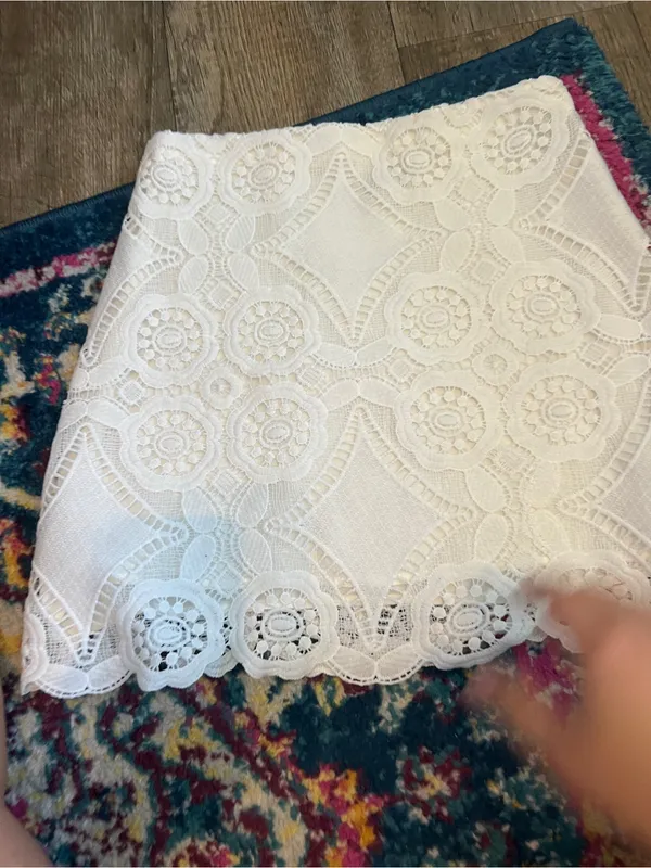 Abercrombie White Lace Mini Skirt - Image 6
