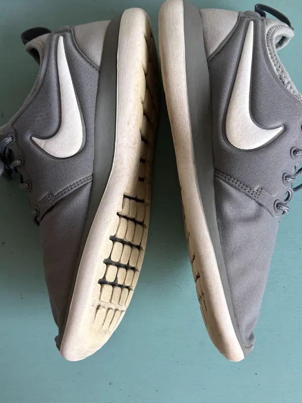 Nike Roshe Two GS Youth Size 5 Women's Size 6.5 Lifestyle Sneakers - Image 7