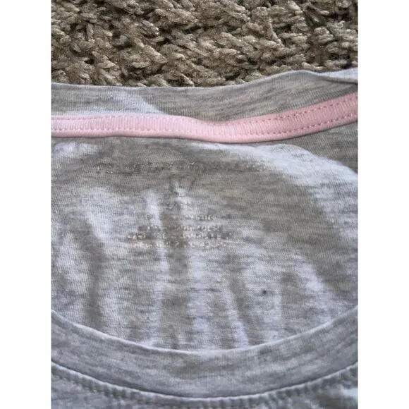 Escape the ordinary gray tee‎ size large - Image 3