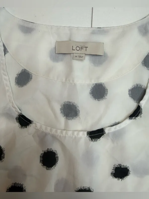 LOFT White Top with Gray and Black Dot Print size M - Image 4
