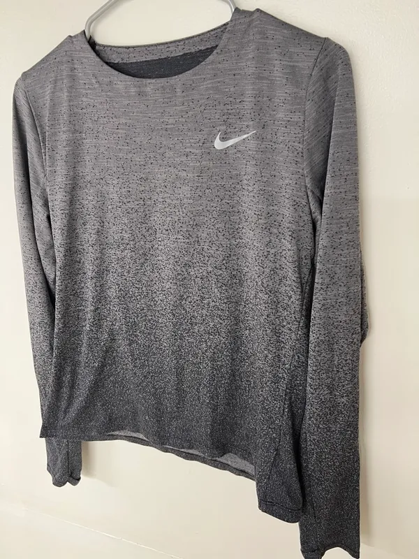 Nike Grey Ombré Long Sleeve - Image 2