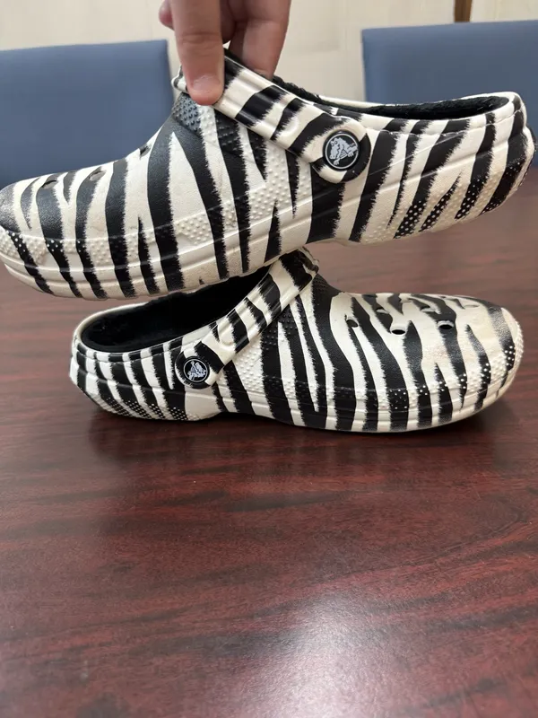Crocs Zebra Print Lined Clogs Size Womens 9 - Image 6