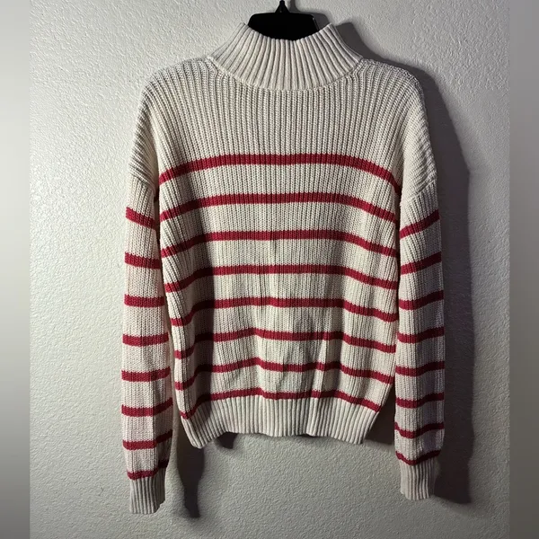 💥St. John's Bay Ivory and Red Stripes Crew Neck Long Sleeve Sweater S - Image 4