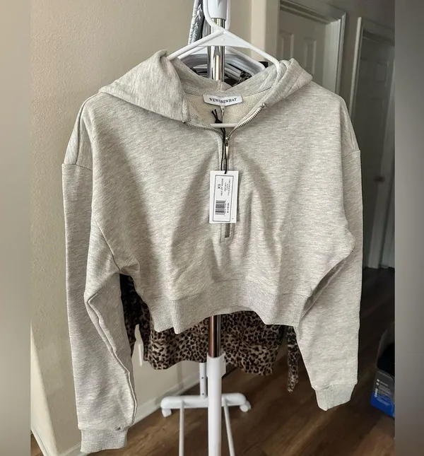 NWT WeWoreWhat Light Gray Zip-Up crop hoodie and Joggers Set XS - Image 5