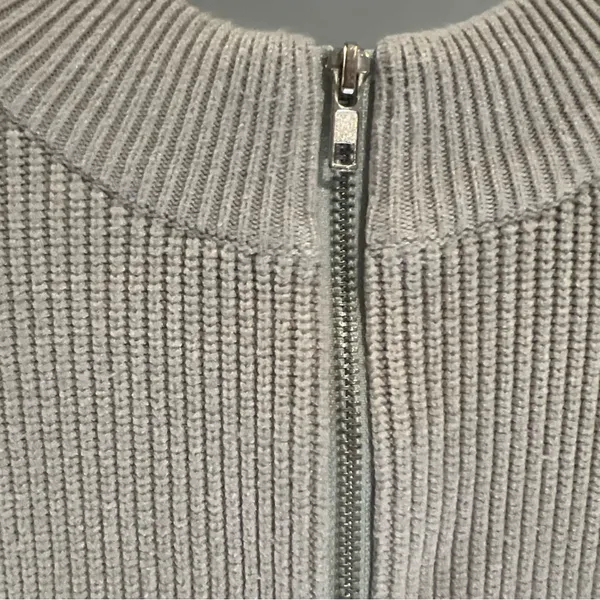 Hudson Gray Women's Zip-Up Cardigan Crop Sweater Light Gray size M pockets - Image 3
