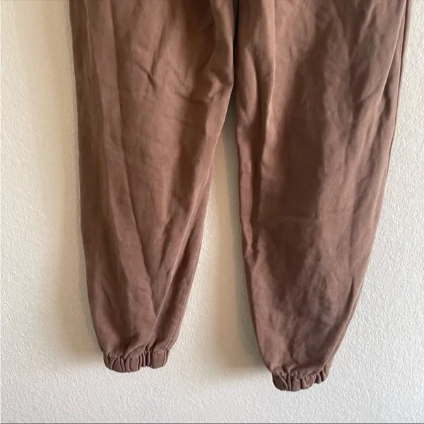 Brandy Melville John Galt Brown Rosa Sweatpants - Image 7