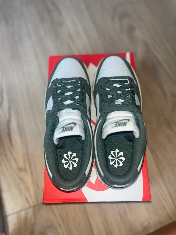 Nike Dunks - Image 4
