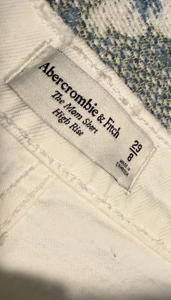 Abercrombie & Fitch The Mom Short High Rise - Image 2