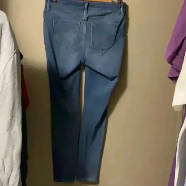 OLD Navy - Image 2
