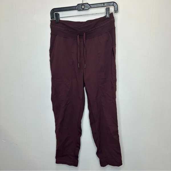 Lululemon Athletica Size 4 Dance Studio Jogger Burgundy - Image 3