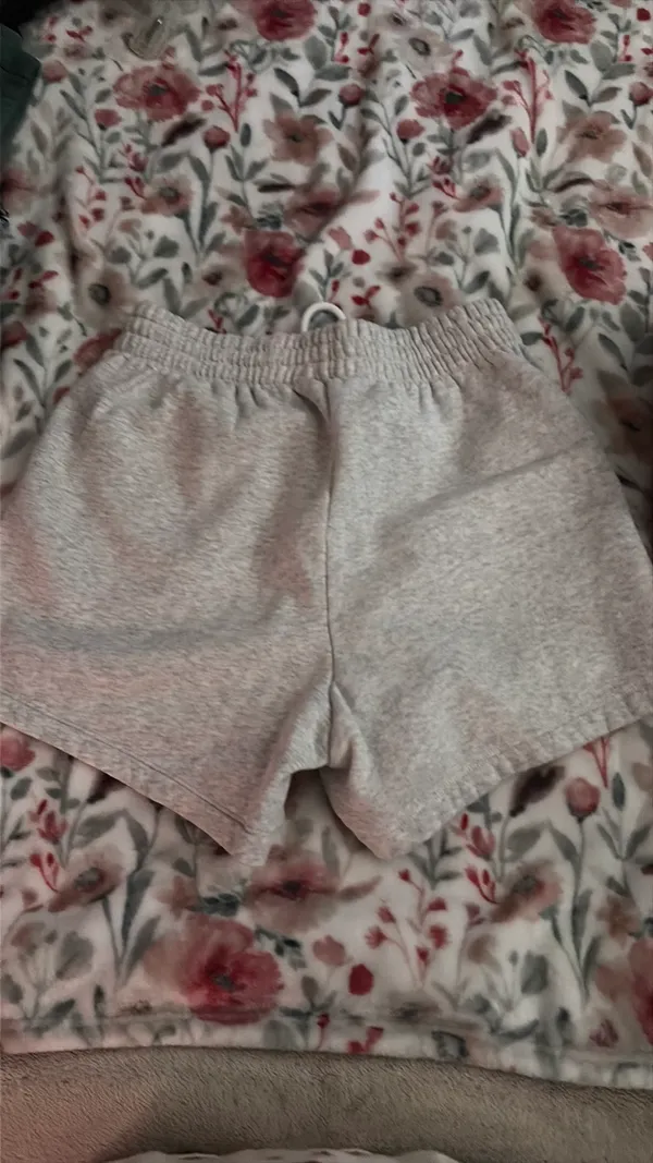 Abercrombie and Fitch sweatshorts - Image 4
