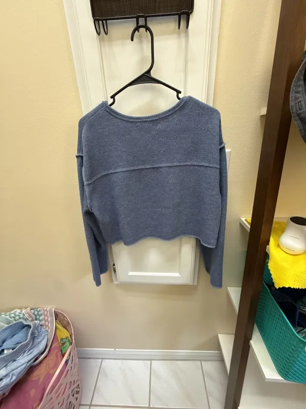 Urban Outfitters Blue Long Sleeve Cropped Notch Neck Top - Image 3