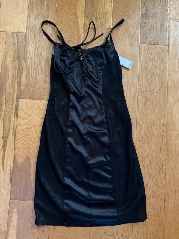NWT - S - TIGER MIST - Urban Outfitters - Satin Lace dress - Black - Image 3
