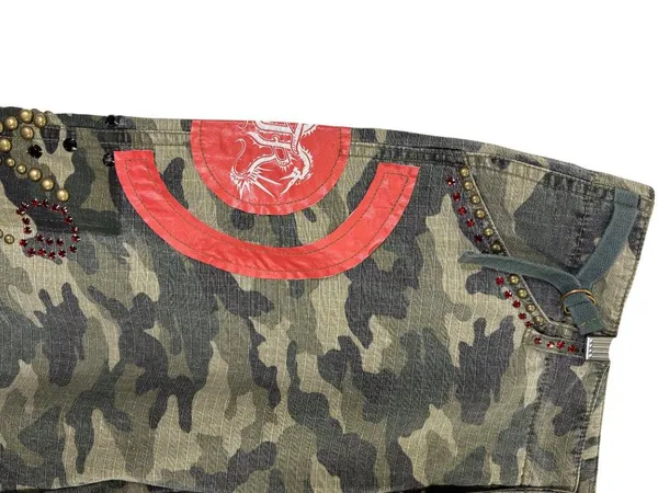 Vintage True Rebel Y2k Low Rise Embellished Cargo Shorts Size Large - Image 10