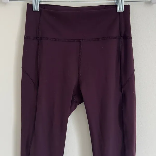 Lululemon In Movement 7/8 Tight Size 4 Leggings Everlux 25” purple high rise - Image 4
