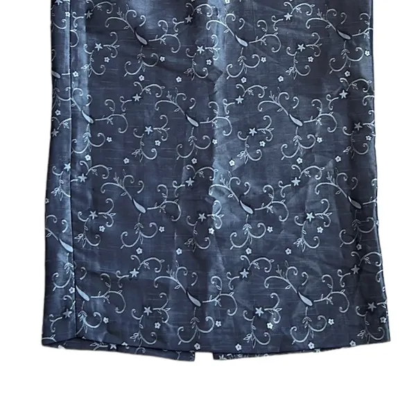 Beautiful Silver Embroidered Midi‎ Skirt Size XL - Image 4