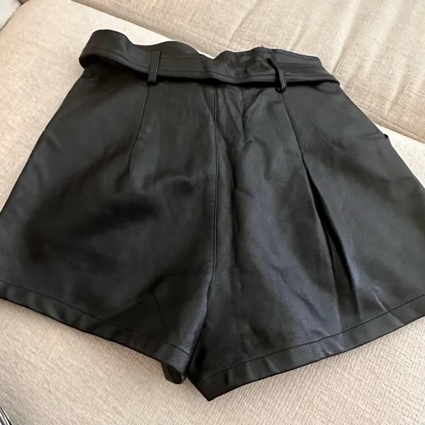 Nwot altar’d state leather shorts size xs - Image 5