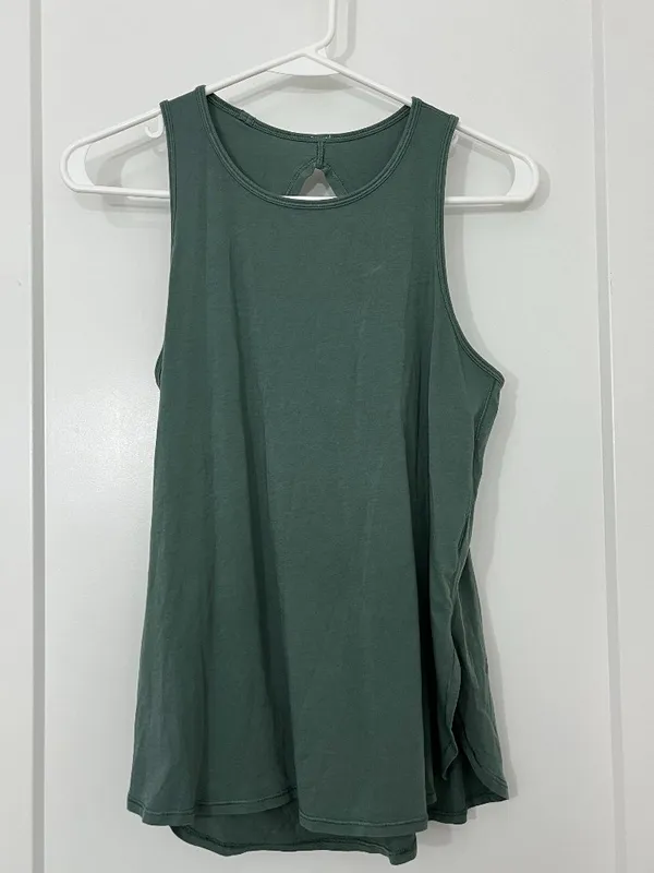 Lululemon Medium Green Open-Back Activewear Tank Top - Image 5