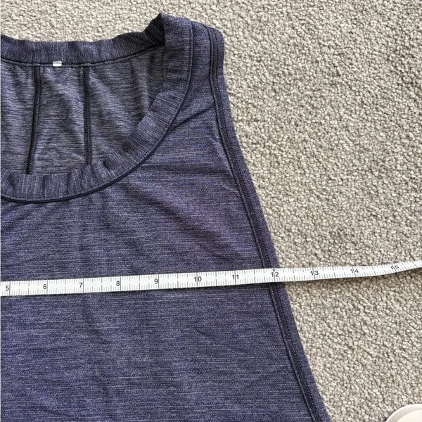 Lululemon Muscle Tank - size 4/6 - Image 4