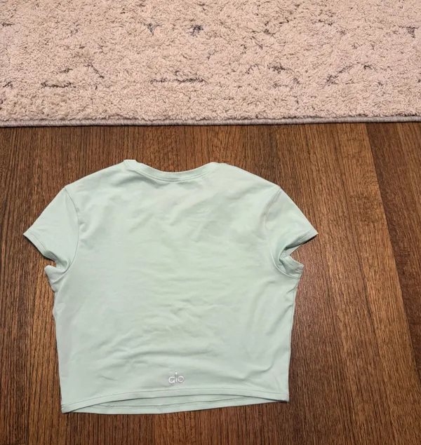 Alo Green Alosoft Short Sleeve Round Neck Crop Finesse Top - Image 4