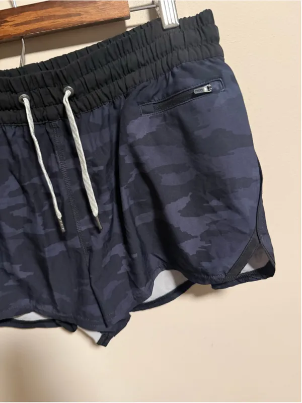 Vuori Clementine Short in Black Watercolor Camo- Size XL - Image 2
