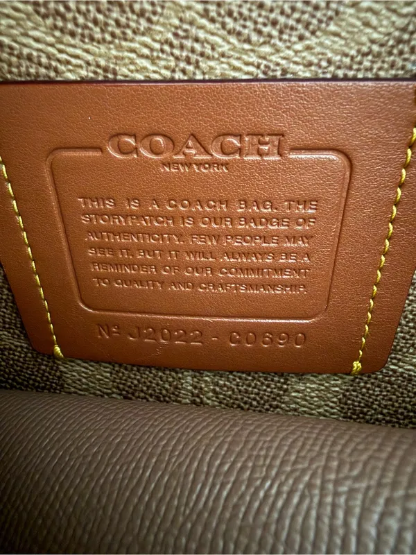 Coach Willow Tote Polished Pebble Leather Turnlock Zip Compartment Feet Green - Image 8