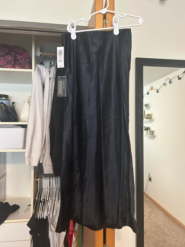 Aritzia Babaton Slip Midi Skirt - Image 2