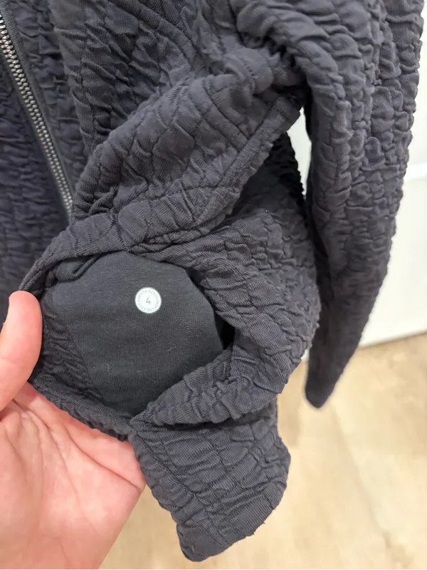Lululemon Rippled Fill Zip Jacket Size 4 - Image 3