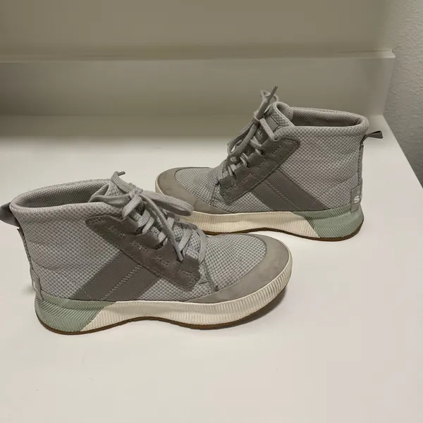 Sorel‎ Women's Out N About III Mid Sneaker Boot Size 6 - Image 4