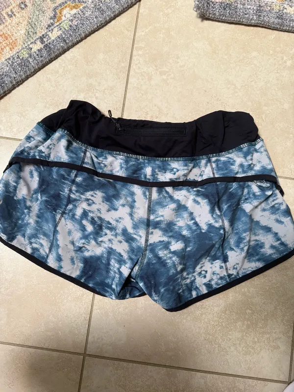 Lululemon Speed Up Tie-Dye Shorts Blue 2.5" - Image 2