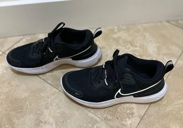 Nike Shoes - Image 3