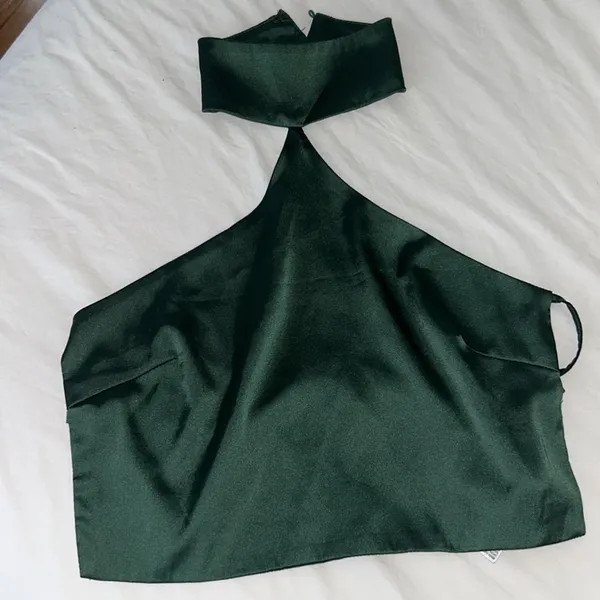 Edikted Diana Silk Crop Top. Size Small - Image 3
