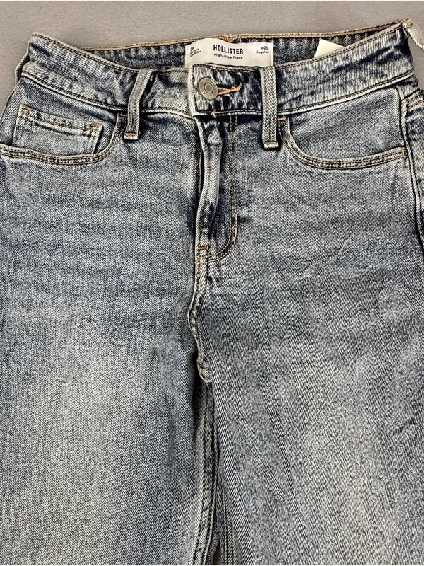 Hollister Womens 0R W25 High Rise Flare Jeans Light Wash 31” Inseam NWT - Image 2