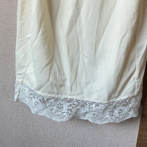 FINAL MARKDOWN Lace Trim vintage slip 36 - Image 5