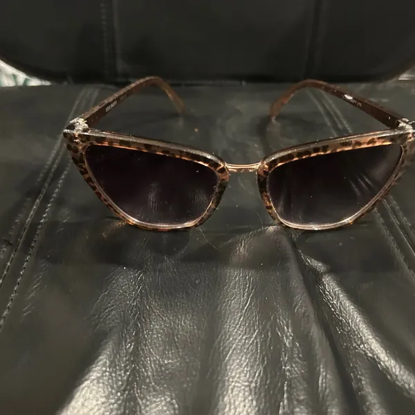 Steve Madden Tortoise Shell Sunglasses - Image 2