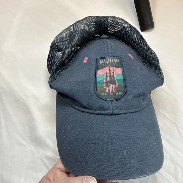 Magellan Navy Blue With Logo Baseball Cap Preowned - Image 2