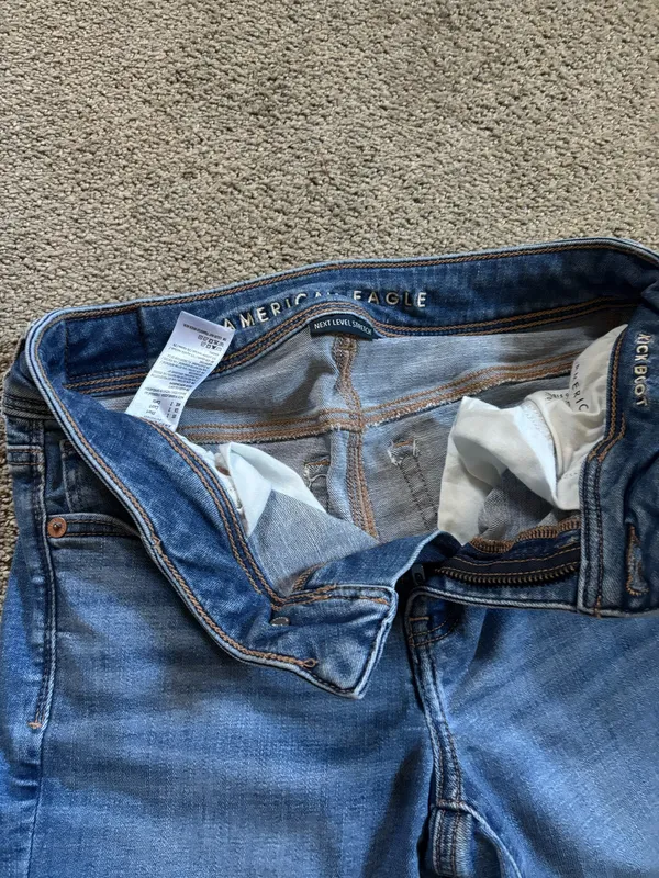 American Eagle bootcut size 2 short  never worn - Image 2