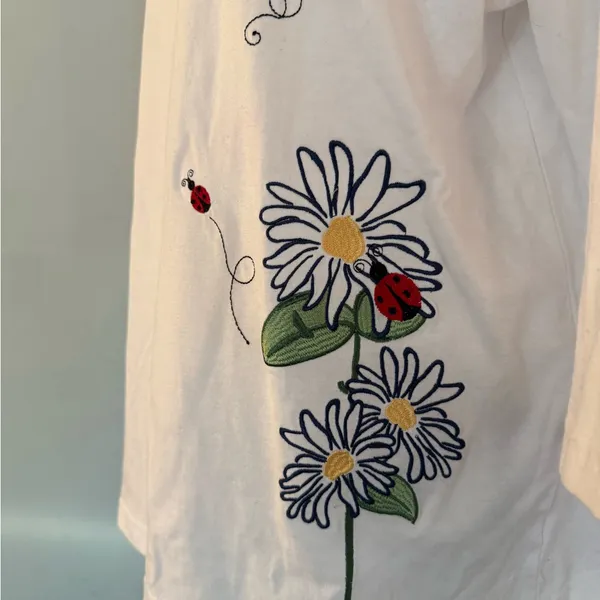 C&K Designs Shirt Size XL flower Ladybug embroidery White Top - Image 3