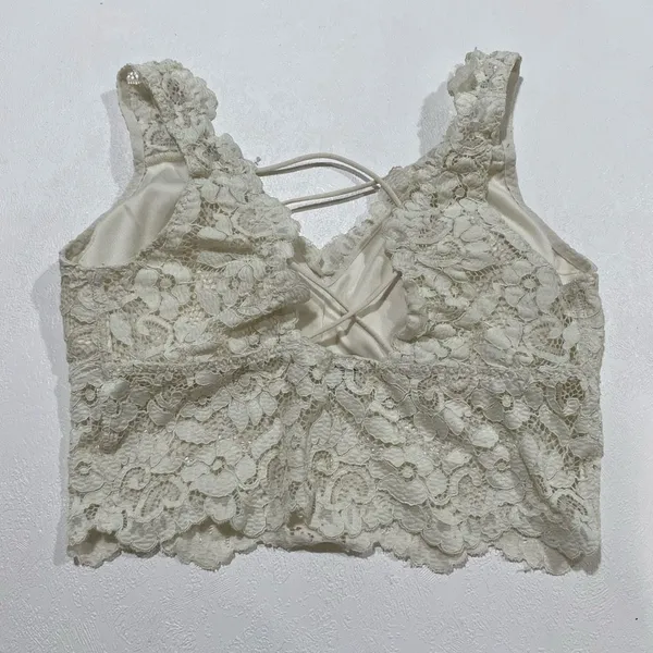 BKE Boutique Ivory Floral Lace Bralette Crop Top Size Medium Boho - Image 3