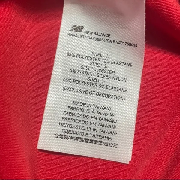 New Balance Women's Long Sleeve Running Pullover Top Size Medium Red Thumb Holes - Image 11