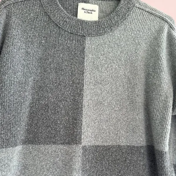 Womens Abercrombie & Fitch Oversized Fluffy Pattern Crewneck Sweater Grey Medium - Image 2