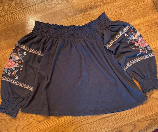 American Eagle Crop Shirt - Image 2