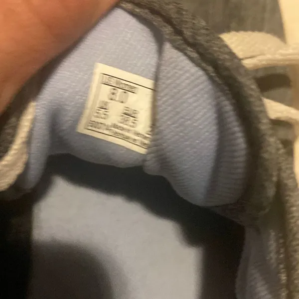 Vans Size 8 women’s gray sneakers - Image 9