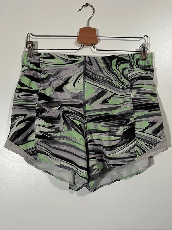 Lululemon Hotty Hot Shorts 4” Special Edition Paint Glide Warp Multi Chrome - Image 2