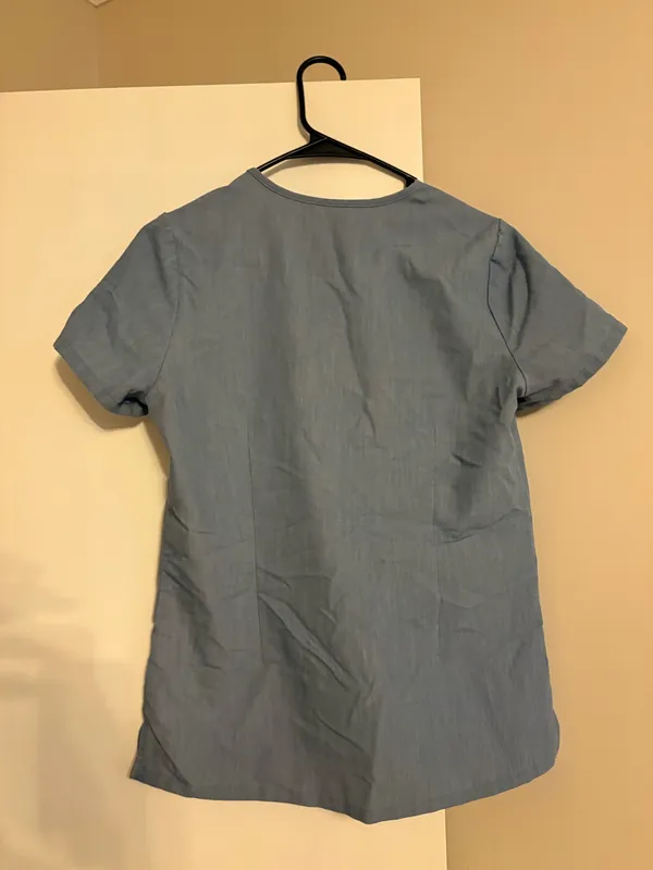 FIGS Scrubs Set Women’s - Image 8