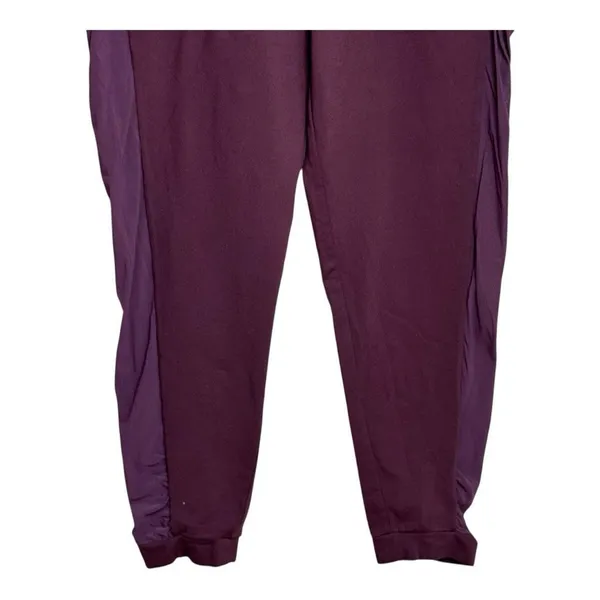 Gymshark Women's burgundy Jogger Mesh Panels Size‎ large - Image 4