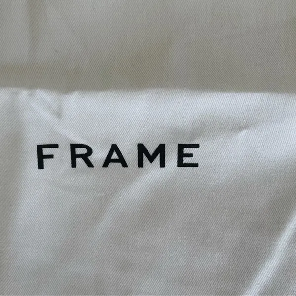 Small Frame white dust bag - Image 2